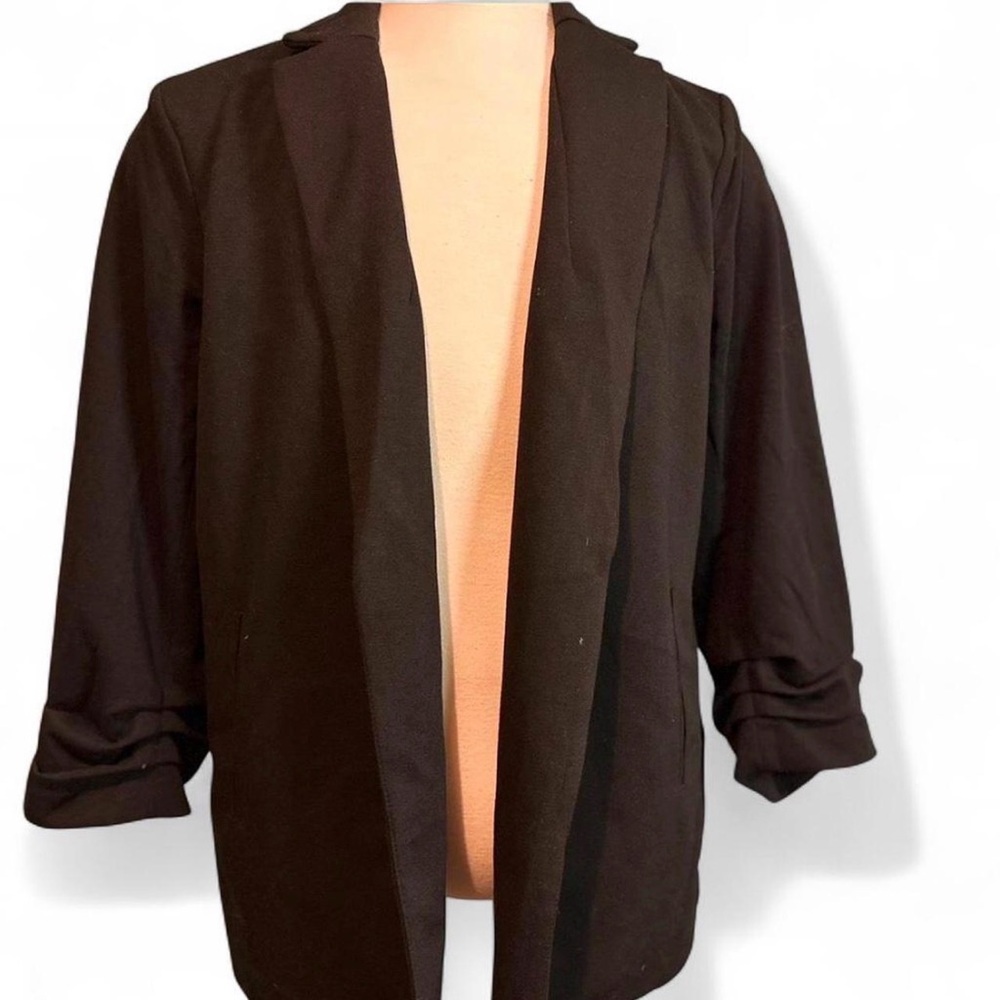 Tahari Elegant Black Open-Front Blazer